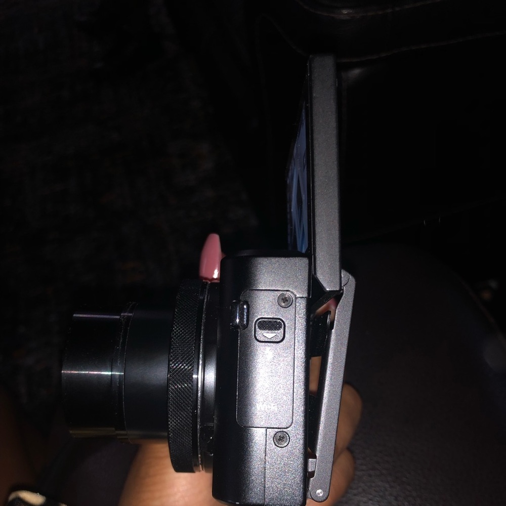 Canon g7x mark 2 - Picture 2 of 3